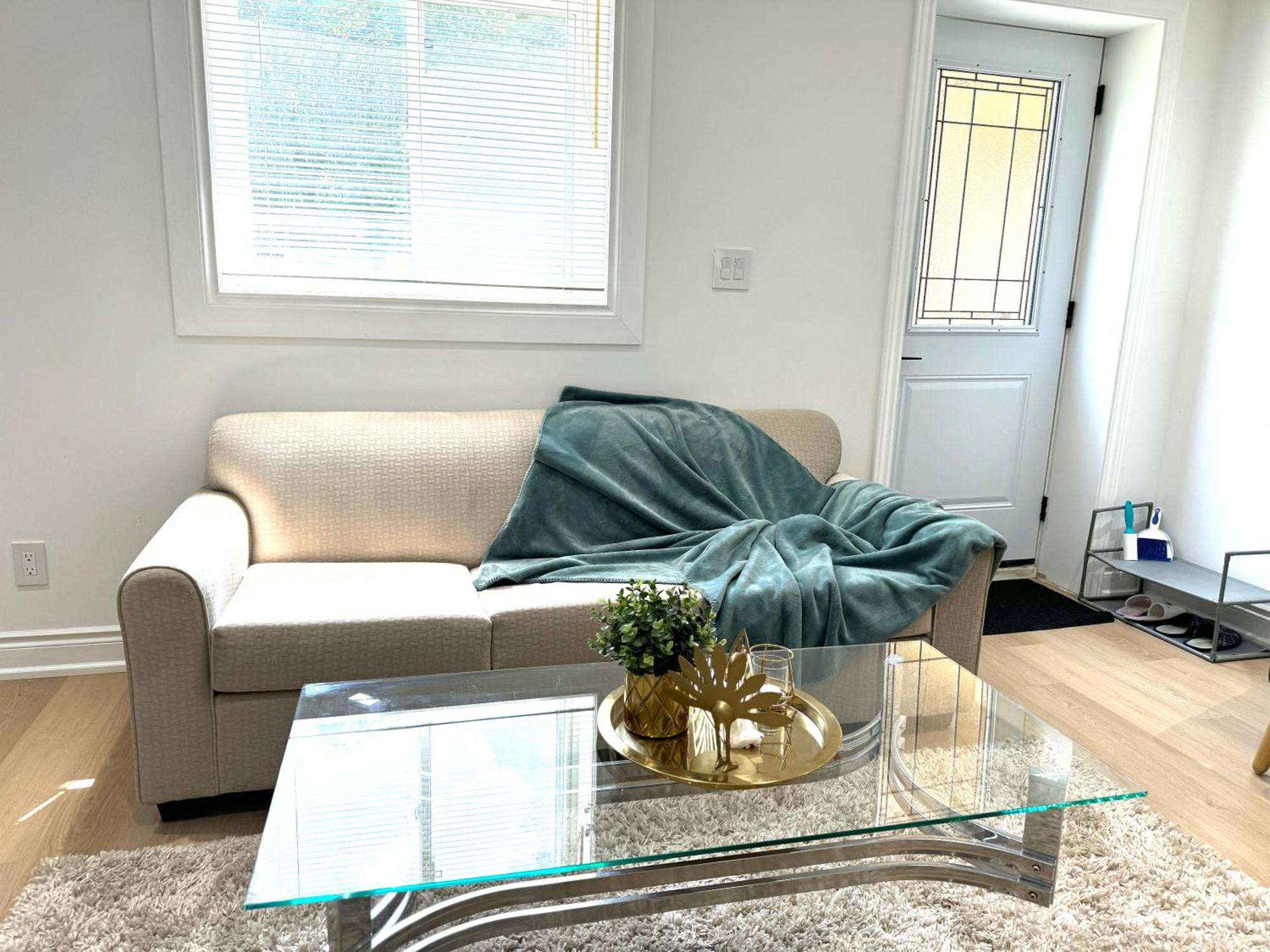 Cozy, Brand-New, 2Bdr,Walkout Apt, Free Parking Richmond Hill Luaran gambar