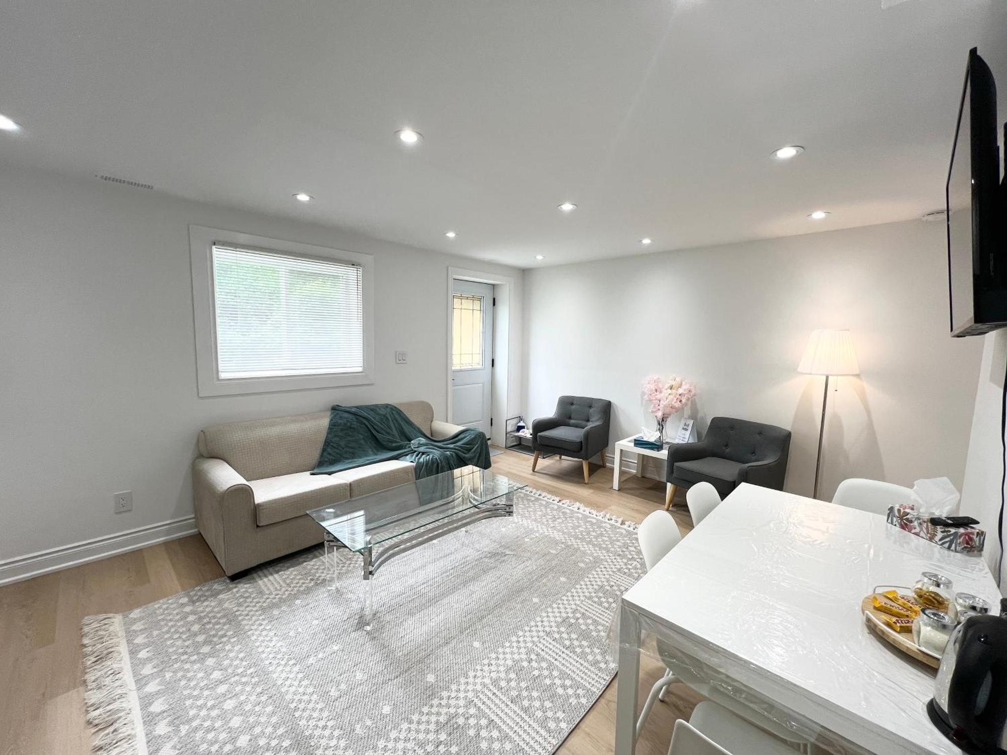 Cozy, Brand-New, 2Bdr,Walkout Apt, Free Parking Richmond Hill Luaran gambar